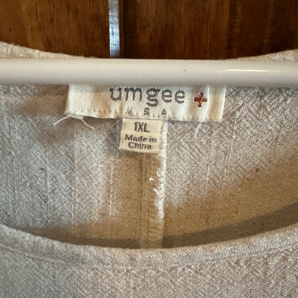 Umgee blouse - Picture 3 of 4